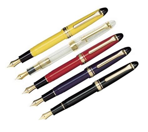 Fahrney's pens - The high quality D-Initial pens boast a sumptuous curved body that fits perfectly in the hand. The snap-on cap gives a reassuring ‘ping’, echoing the sound of the legendary. Dupont lighter. The articulated clip is embossed with the Dupont ‘blazon’. Choose from elegant finishes.